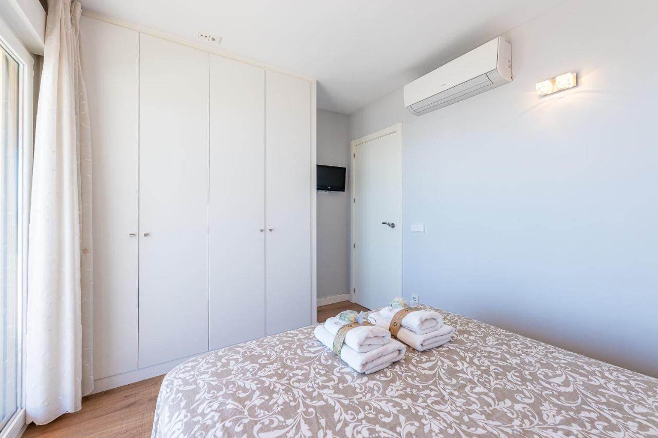 797 Holiday Rentals - Amplio Piso Con Terraza En Primera Linea De Playa Torremolinos Buitenkant foto
